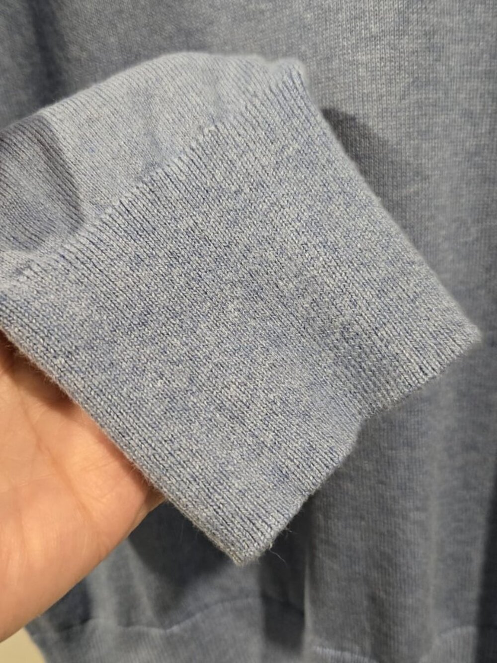 Banana Republic Luxury Blend Silk Cotton Cashmere V-Neck Sweater Blue S PTP19 - Picture 6 of 11